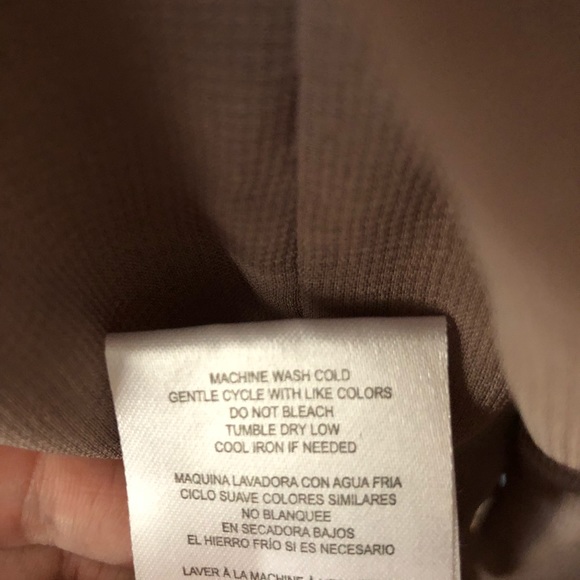 Classic Ellen Tracey Beige Blouse Size S - Picture 8 of 8